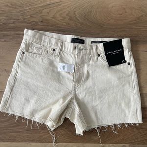 Banana republic cream mid rise shorts
